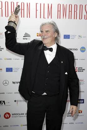 Peter Simonischek mit dem Preis für den besten Darsteller in Tini Erdamnn , bei der Verleihung vom 29. Europäischen Filmpreis 2016 29th European Film Awards 2016 im Nationalen Forum für Musik. Breslau, 10.12.2016 Foto:xS.xGabschx xFuturexImage