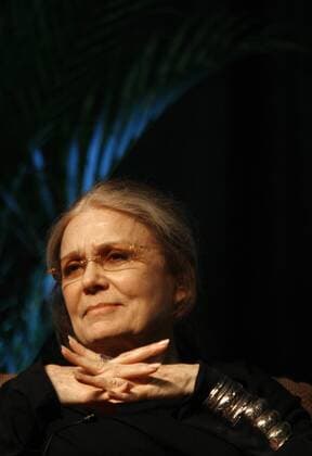 Berühmte Feministinnen, Gloria Steinem Mar 06, 2008 - St. Petersburg, Florida, USA - GLORIA STEINEM listens during a discussion on young women and feminism during This Is What a Feminist Looks Like: The True Diversity of Feminism a conference at Eckerd College. - ZUMAs70_ 20080306_ave_s70_481