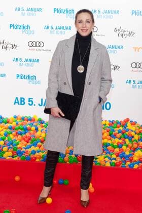 Kristin Meyer - Premiere PLOETZLICH PAPA im Zoo Palast in Berlin am 12.12.2016. Premiere PLOETZLICH PAPA