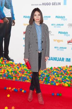 Nadine Warmuth - Premiere PLOETZLICH PAPA im Zoo Palast in Berlin am 12.12.2016. Premiere PLOETZLICH PAPA