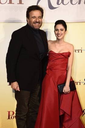 Db Milano 12 12 2016 - red carpet film Poveri ma ricchi - Christian De Sica-Lodovica Comello 