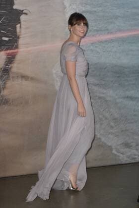 . 13 12 2016. London, United Kingdom. Felicity Jones ROGUE ONE: A STAR WARS STORY launch event at The Tate Modern, London, UK.  xBenxStevensx xi-Imagesx IIM-14021-0001