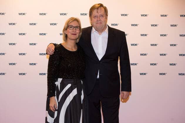 Essen Yvonne Willicks (Fernsehmoderatorin, Hauswirtschaftsmeisterin und Buchautorin) mit Gisbert Balter (Filmemacher), Filmpremiere WDR-Doku Schicht im Schacht , Lichtburg Essen, 13.12.2016, Copyright: xDeutzmann Eibner-Pressefotox EP_CDN