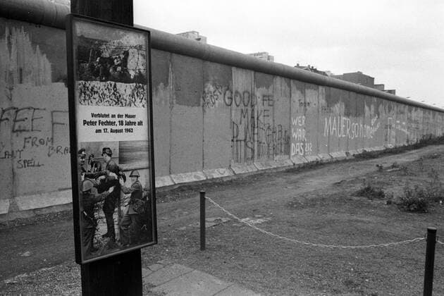 Peter Fechter Gedenkstätte an der Berliner Mauer, Berlin 1983