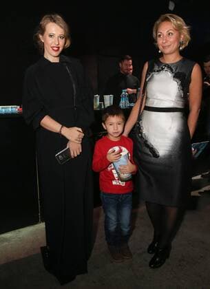 MOSCOW, RUSSIA - DECEMBER 14, 2016: Russian TV presenter and journalist Ksenia Sobchak (L) poses for a photograph at the Moscow premiere of Rogue One: A Star War Story, a film by Gareth Edwards, in Moscow s Tesla 4000 multi-format workspace. Vyacheslav Prokofyev TASS  TS03AFA8