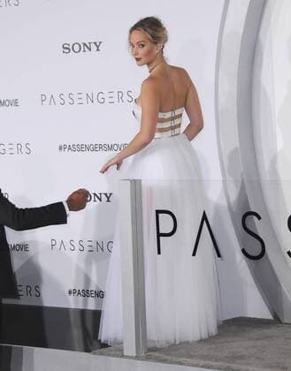 December 14, 2016 - Westwood, CA, United States - 14 December 2016 - Westwood, California - Jennifer Lawrence. The Los Angeles premiere of Passengers held at Regency Village Theatre. Photo Credit: AdMedia Westwood United States - ZUMAa123 20161214_zaa_a123_008