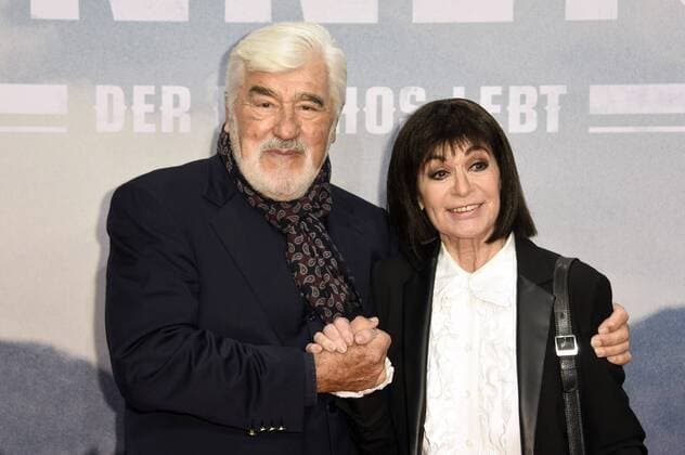 Mario Adorf und Marie Versini bei der Premiere des Fernsehfilms Winnetou - Eine neue Welt im Delphi Filmpalast. Berlin, 14.12.2016 Foto:xF.xKernx xFuturexImage