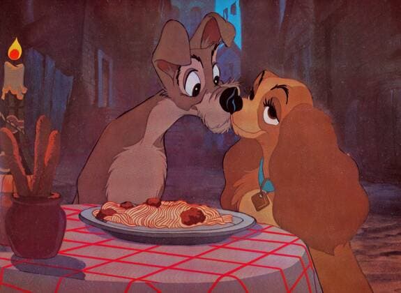 The Lady and The Tramp, aka: Susi und Strolch, USA 1955, Zeichentrickfilm, Regie: Clyde Geronimi, Darsteller: Susi und Strolch küssen sich Copyright: IFTN UnitedArchives04969