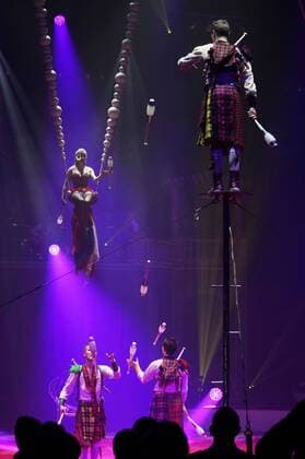 Empress bei der Premiere des 13. Roncalli Weihnachtscircus im Tempodrom. Berlin, 16.12.2016 Foto:xT.xBartillax xFuturexImage