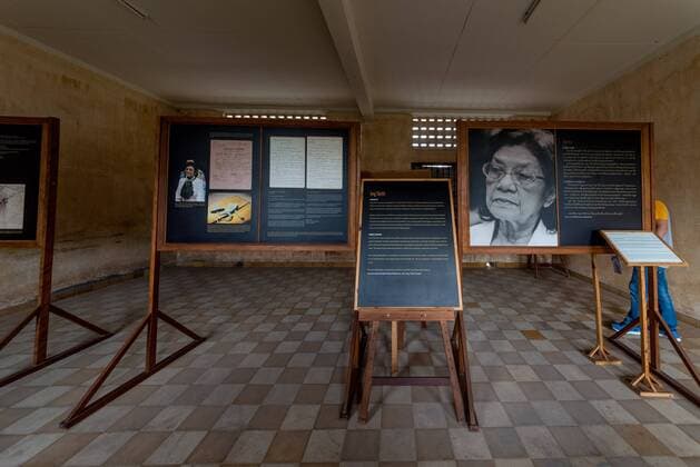 Fotostory Tuol Sleng Genozid Museum in Phnom Penh December 18, 2016 - Phnom Penh, Cambodia - In 1975, Tuol Svay Prey High School was taken over by Pol PotÃ¢â‚¬â ¢s security forces and turned into a prison known as Security Prison 21 (S-21); it soon became the largest centre of detention and torture in the country. Between 1975 and 1978 more than 17,000 people held at S-21 were taken to the killing fields of Choeung Ek. Phnom Penh Cambodia - ZUMAg173 20161218_zap_g173_051