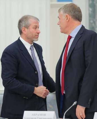 MOSCOW, RUSSIA - DECEMBER 19, 2016: Businessman Roman Abramovich () and Evraz Group Chairman of the Board Alexander Abramov talking ahead of a meeting of Russia s President Vladimir Putin with Russian business community representatives, at the Moscow Kremlin. Sergei Savostyanov TASS  TS03BE76