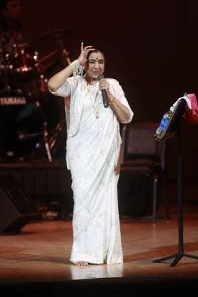 Apr 17, 2008 - New York, New York, USA - ASHA BHOSLE performing at Carnegie Hall on April 17, 2008. - ZUMAa29_ 20080417_ptf_a29_165