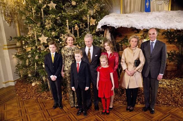Belgische Königsfamilie besucht das Weihnachtskonzert in Brüssel 21-12-2016 Brussels Queen Mathilde and King Filip and Prince Gabriel (12) and Prince Emmanuel (10) and Princess Eleonore (7) and Crown Princess Elisabeth (14) and Princess Astrid and Prince Lorenz posing before the Christmas concert at the Royal Palace in Brussels.  Copyright: ppex
