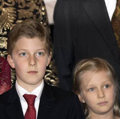 Belgische Königsfamilie besucht das Weihnachtskonzert in Brüssel 21-12-2016 Brussels Queen Mathilde and King Filip and Prince Gabriel (12) and Prince Emmanuel (10) and Princess Eleonore (7) and Crown Princess Elisabeth (14) and Princess Astrid and Prince Lorenz posing before the Christmas concert at the Royal Palace in Brussels.  Copyright: ppex