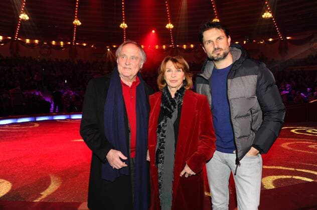 Senta Berger mit Ehemann Michael Verhoeven und Sohn Simon 1. Winterpremiere von Zirkus Krone Manege Krone-Haupthaus München 25. Dezember 2016
