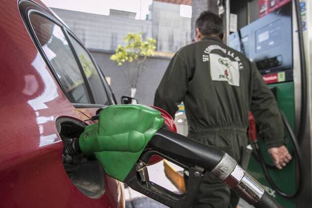 Mexiko: Benzinpreis steigt um 20 Prozent December 27, 2016 - Mexico - EUM20161227ACT12.JPG.CIUDAD DE MEXICO.- Fuel Gasolina-Pemex aumento.- 27 de diciembre de 2016. Recorrido por algunas gasolineras de la Ciudad de Mexico, que a partir del 1 de enero de 2017 el combustible sufrira un aumento.  - ZUMAu78_ 20161227_zaf_u78_025