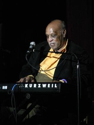 June 24, 2007 - New York, New York, U.S. - Cornell Dupree Concert with Chuck Rainey Les McCann special guest Gregg Allman with his son Devon and Bruce Willis performed at B.B. Kings Blues club in Manhattan 6 -24- 07 . - 2007.K53599BCO - ZUMAct2_ 20070624_gaf_ct2_042