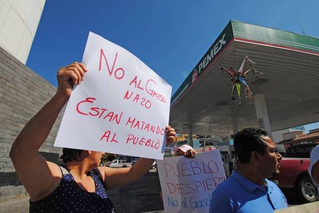 Mexiko: landesweite Proteste gegen Erhöhung der Benzinpreise January 2, 2017 - Mexico - CHILPANCINGO, Gro.- Proteste nach Erhöhung der Benzinpreise  - ZUMAu78_ 20170102_zaf_u78_037
