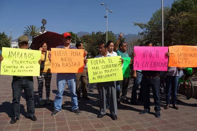Mexiko: landesweite Proteste gegen Erhöhung der Benzinpreise January 3, 2017 - Mexico - OAXACA, Oax. Proteste gegen die Erhöhung der Benzinpreise  - ZUMAu78_ 20170103_zaf_u78_040
