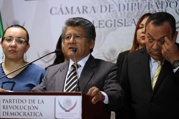 Mexiko: PK zu landesweiten Protesten gegen Erhöhung der Benzinpreise January 3, 2017 - Mexico - PRD, Francisco Martinez Neri, Jesus Zambrano  - ZUMAu78_ 20170103_zaf_u78_042