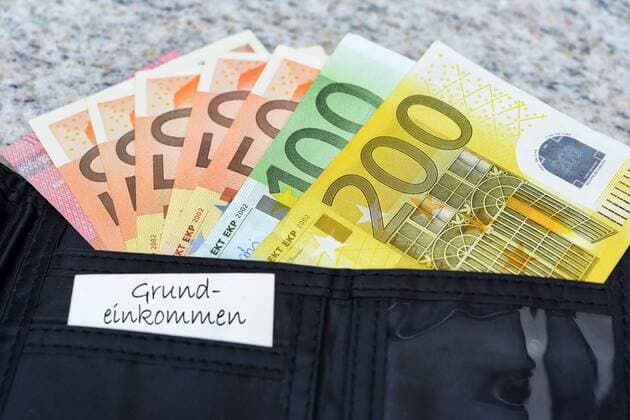 GeldbÃ¶rse mit 560 Euro Grundeinkommen ** NUR FUER REDAKTIONELLE ZWECKE ** EDITORIAL USE ONLY **