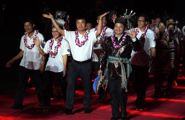 SANYA, Jan. 5, 2017 -- Winners of the Jack Ma Rural Teachers Award arrive for the awarding ceremony in Sanya, a tourism resort in south China s Hainan Province, on Jan. 5, 2017. The awarding ceremony of the Jack Ma Rural Teachers Award was held on Thursday, with 100 rural teachers winning the award of 100,000 yuan (14,522 U.S. dollars) respectively. ) (wf) CHINA-SANYA-JACK MA-RURAL TEACHERS AWARD (CN) YangxGuanyu 