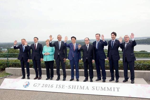 May 26, 2016 - Shima, Mie prefecture, Japan - World leaders at the G7 Summit meeting wave during for a group photo on the roof garden of the Shima Kanko Hotel May 26, 2016 in Shima, Mie Prefecture, Japan. Left to Right: European Council President Donald Tusk, Italian Prime Minister Matteo Renzi, German Chancellor Angela Merkel, U.S President Barack Obama, Japanese Prime Minister Shinzo Abe, French President Francois Hollande, British Prime Minister David Cameron, Canadian Prime Minister Justin Trudeau, and European Commission President Jean-Claude Juncker. Barack Hussein Obama II (born August 4, 1961) is the 44th President of the United States. He is the first African American to be elected to office and the first president born outside the contiguous United States. Born in Honolulu, Hawaii, Obama is a graduate of Columbia University and Harvard Law School. He worked as a civil rights - ZUMAz03_ 20160526_shj_z03_034