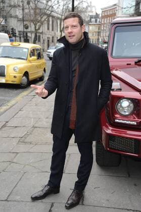 English TV presenter Dermot O Leary attending a London Fashion Week Men s Show on The Strand. JANUARY 6th 2017  TSTx1716