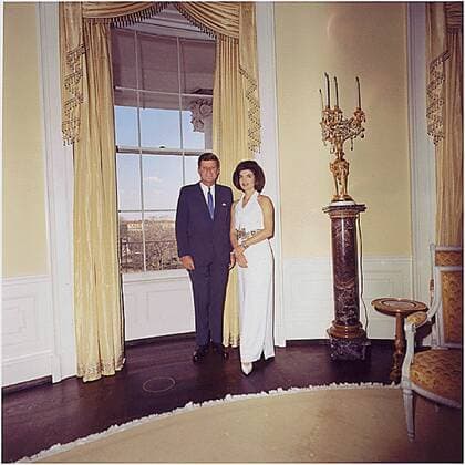 December 31, 2001 - Washington, DC, USA - Portrait Photograph of U.S. President John F. Kennedy and First Lady Jacqueline Bouvier Kennedy in the Yellow Oval Room at the White House on March 28, 1963..Mandatory Credit: - The White House via CNP Washington USA - ZUMAs152 20011231_zaa_s152_010