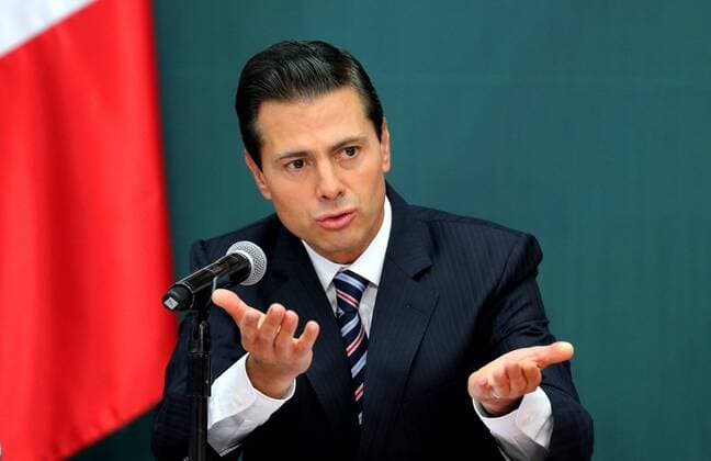 Bilder des Tages Mexican President Enrique Pena Nieto (C) takes part at an official event at the presidential residence Los Pinos, in order to announce protection measures for the families economy, while the protests against the rise of fuels prices countinue, in Mexico City, Mexico, 09 January 2017. During the protests six dead and 1,500 arrested have been registered along hundreds of lootings. EFE Jose Mendez MEXICAN PRESIDENT ANNOUNCES PLAN TO PROTECT THE FAMILIES ECONOMY !ACHTUNG: NUR REDAKTIONELLE NUTZUNG!  MEX005 20170109-636195933059352347