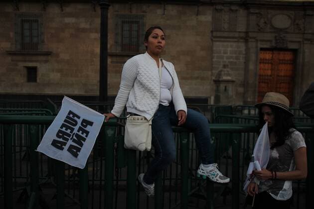 January 9, 2017 - Mexico City, Mexico - Largely peaceful protests against the fuel price increases continued nationwide in Mexico, and looting seen last week largely subsided. The protests have left hundreds of businesses looted and more than 1,500 detained. Mexico City, on 9 January 2017, January 9 of 2016. Mexico City Mexico  - ZUMAn230 20170109_zaa_n230_052