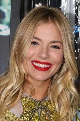 LOS ANGELES - JAN 9: Sienna Miller at the Live By Night Premiere at TCL Chinese Theater IMAX on January 9, 2017 in Los Angeles, CA  Copyright: xKathyxHutchinsx xIPAx