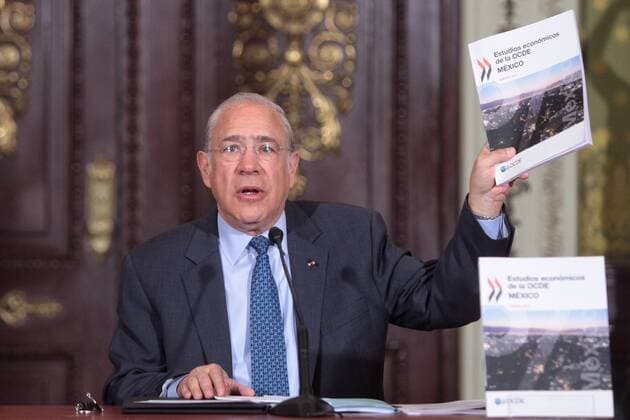 Secretary General of the Organization for Economic Co-operation and Development (OECD) Jose Angel Gurria speaks during the presentation of the Economic Report of Mexico 2017 OECD in Mexico City, Mexico, 10 January 2017. Gurria remarked the strenght of Mexico s motor industry, although he urged the country to diversify its economy. EFE Sahenka Gutierrez THE OECD TRUSTS THE MEXICAN MOTOT INDUSTRY !ACHTUNG: NUR REDAKTIONELLE NUTZUNG!  MEX001 20170110-636196729826568015