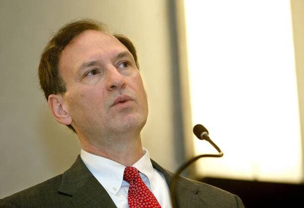 Jan 26, 2007 - West Palm Beach, FL, USA - Supreme Court Justice SAMUEL ALITO speaking to the Palm Beach County Bar Association s luncheon, Friday afternoon at the Kravis Center in West Palm Beach.  - ZUMA 20070126_mdm_p77_094