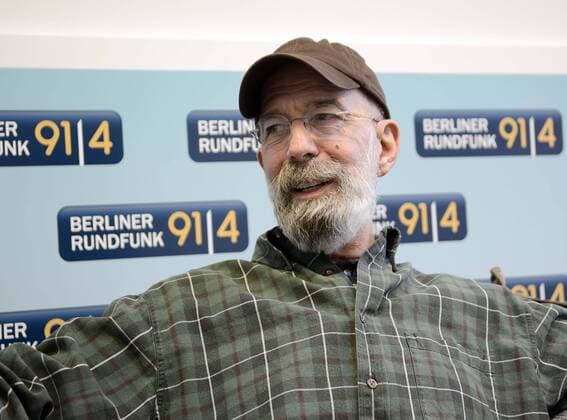 09 . 01 . 2017 , Berlin Steglitz : Der alte Ami Rik De Lisle beim Berliner Rundfunk . Premiere von Die Rik De Lisle Show am Samstag , 14.01.2017 , 13 - 18 Uhr Berliner Rundfunk 91.4 .