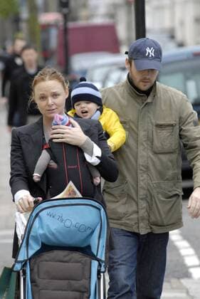 Feb 24, 2007 - London, England, UK - EXCLUSIVE! US Mags and TV CALL 310.397.9165 OR 949.481.3747 for Price! Its a family affair as fashion designer daughter of SIr Paul McCartney STELLA McCARTNEY and husband ALASDHAIR WILLIS walk with their children MILLER and baby BAILEY LINDA through London s Westbourne Grove area.Stella dressed casually in her Adidas trainers with hair scraped back and wore little if any makeup.  - ZUMAney, 20070224_mar_d42_430