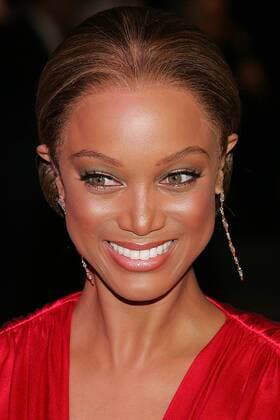 Feb 25, 2007 - West Hollywood, CA, USA - TYRA BANKS during arrivals at the 2007 Vanity Fair Oscar Party held at Mortons in West Hollywood.  - ZUMAhe 2 20070225_mkh_w28_719