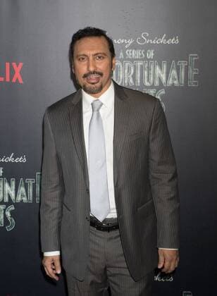 Aasif Mandvi arrives on the red carpet at the Netflix s premiere of A Series of Unfortunate Events on January 11, 2017 in New York City.  NYP20170111811 BRYANxR.xSMITH