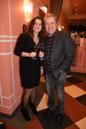 Günther Sigl mit Ehefrau Premiere Ein Mann fürs Grobe Komoedie im Bayerischen Hof Theater München 11. Januar 2017