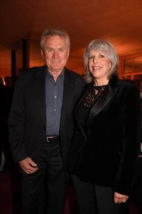 Sepp Maier mit Ehefrau Premiere Ein Mann fürs Grobe Komoedie im Bayerischen Hof Theater München 11. Januar 2017