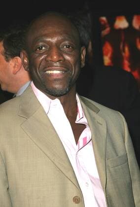 Dec 11, 2006; Los Angeles, CA, USA; HINTON BATTLE and her guests at the Dreamgirls Los Angeles Premiere held at the Wilshire Theatre, Beverly Hills. Mandatory - ZUMAw39_ 20061211_nar_w39_139
