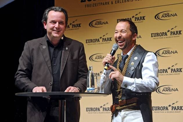DJ Bobo MYSTORIAL . Sänger DJ Bobo ( bürgl. Peter Rene Baumann ) neben Michael Mack anläßlich der Pressekonferenz zur Weltpremiere seiner Show MYSTORIAL am 13.01.2017 im Europapark Rust.