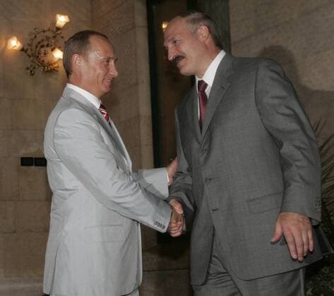 Vladimir Putin and Alexander Lukashenko. - ZUMAx01_ 20060815_aaa_x01_032