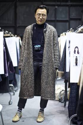 MILAN, Jan. 16, 2017 -- Chinese designer Miao Ran poses for photo at backstage ahead of his Fall Winter 2017 18 menswear collection during Milan Fashion Week in Milan, Italy, on Jan. 16, 2017. )(gl) ITALY-MILAN-FASHION WEEK-MEN-CHINESE DESIGNER-MIAORAN JinxYu 