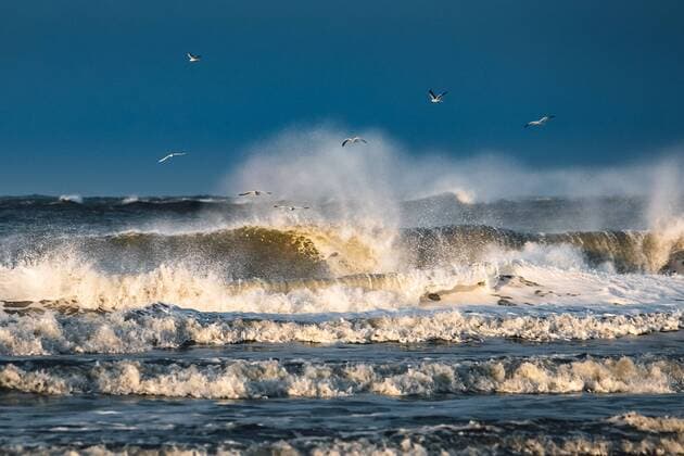Norderney. 13 JAN 2017. Sturm an der Nordseeküste. Schwere Brandung vor Norderney. NORDSEE. Ostfriesische Inseln. Copyright: JanisMEYER Priller&MAUG JMY003020X