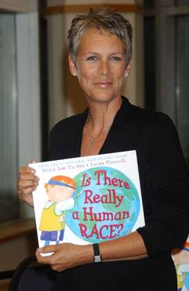 September 5, 2006, New York City. Is There Really a Human Race Book signing with Jamie Lee Curtis at Barnes & Noble. - ZUMAny6_ 20060905_zaf_ny1_032