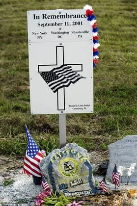 20 Jahre Anschläge vom 11. September: Gedenkkultur in den USA Sep 10, 2006; Shanksville, PA, USA; For the 5th anniversary of United Flight 93 on 9-11 a temporary memorial was set up for United Flight 93, that was thwarted by hijackers and crashed in a grassy field on September 11, 2001 in Shanksville, PA, 80 miles south of Pittsburgh. Mandatory - ZUMAc97_ 20060910_dan_c97_197