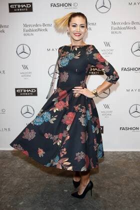 Fiona Erdmann - Ankunft zur Lena Hoschek Fashion-Show im Rahmen der Mercedes-Benz Fashion Week Berlin Spring Summer 2017 Collections im Kaufhaus Jandorf in Berlin am 17.01.2017. Mercedes-Benz Fashion Week Berlin Spring Summer 2017 Collections