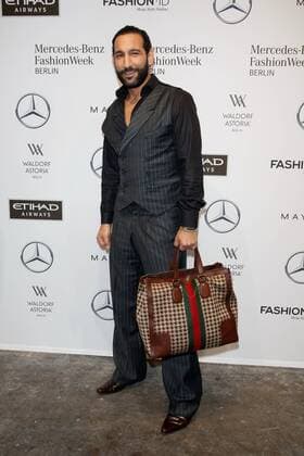 Massimo Sinató - Ankunft zur Lena Hoschek Fashion-Show im Rahmen der Mercedes-Benz Fashion Week Berlin Spring Summer 2017 Collections im Kaufhaus Jandorf in Berlin am 17.01.2017. Mercedes-Benz Fashion Week Berlin Spring Summer 2017 Collections