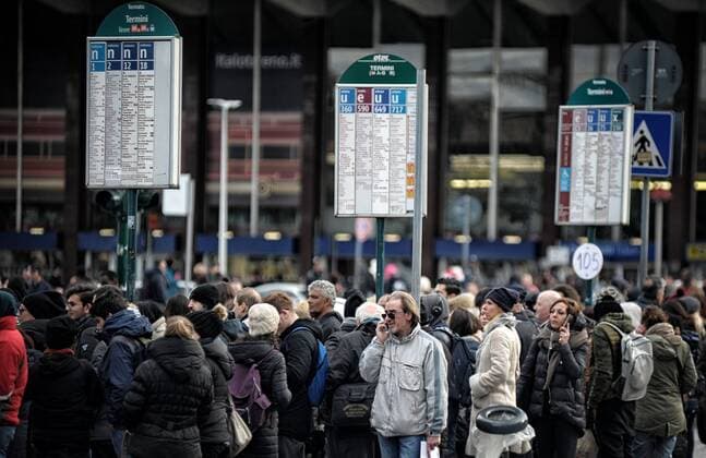 Rome, Strong Earthquake. Termini metro station closed and substitute bus chaos  Copyright: xRomax xIPAx